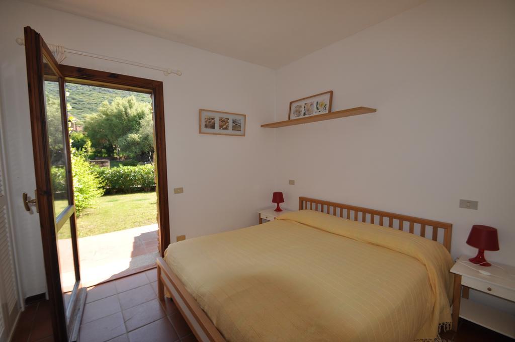 Appartamenti Residence Vela Blu Golfo Aranci Маринела Стая снимка