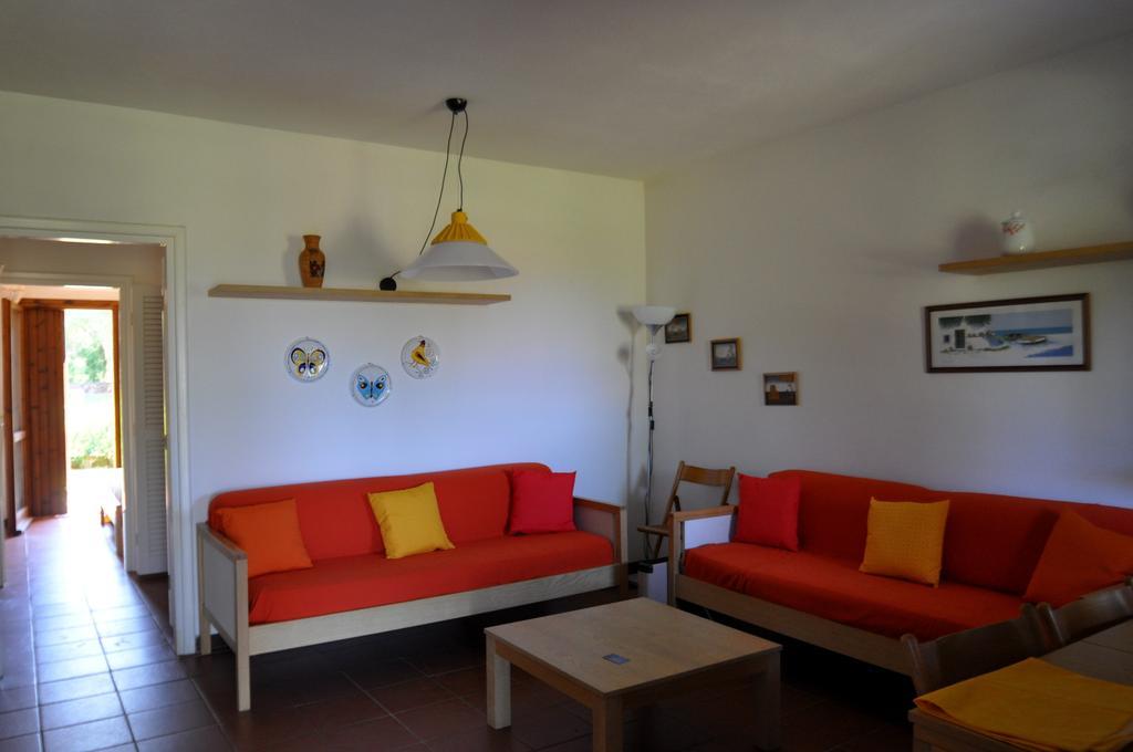 Appartamenti Residence Vela Blu Golfo Aranci Маринела Стая снимка