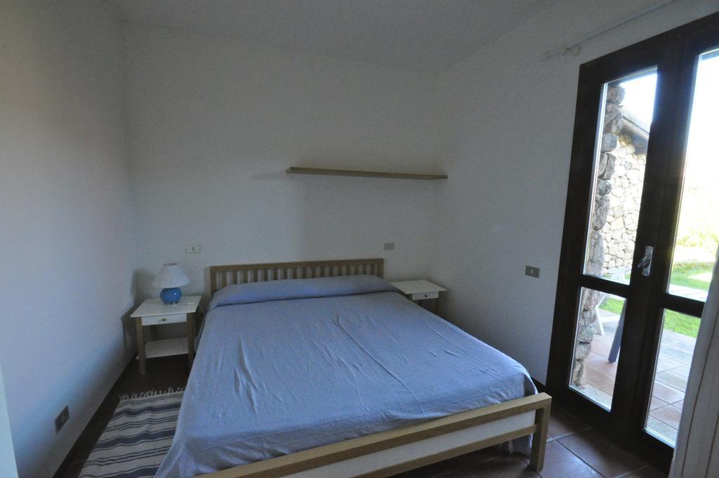 Appartamenti Residence Vela Blu Golfo Aranci Маринела Стая снимка