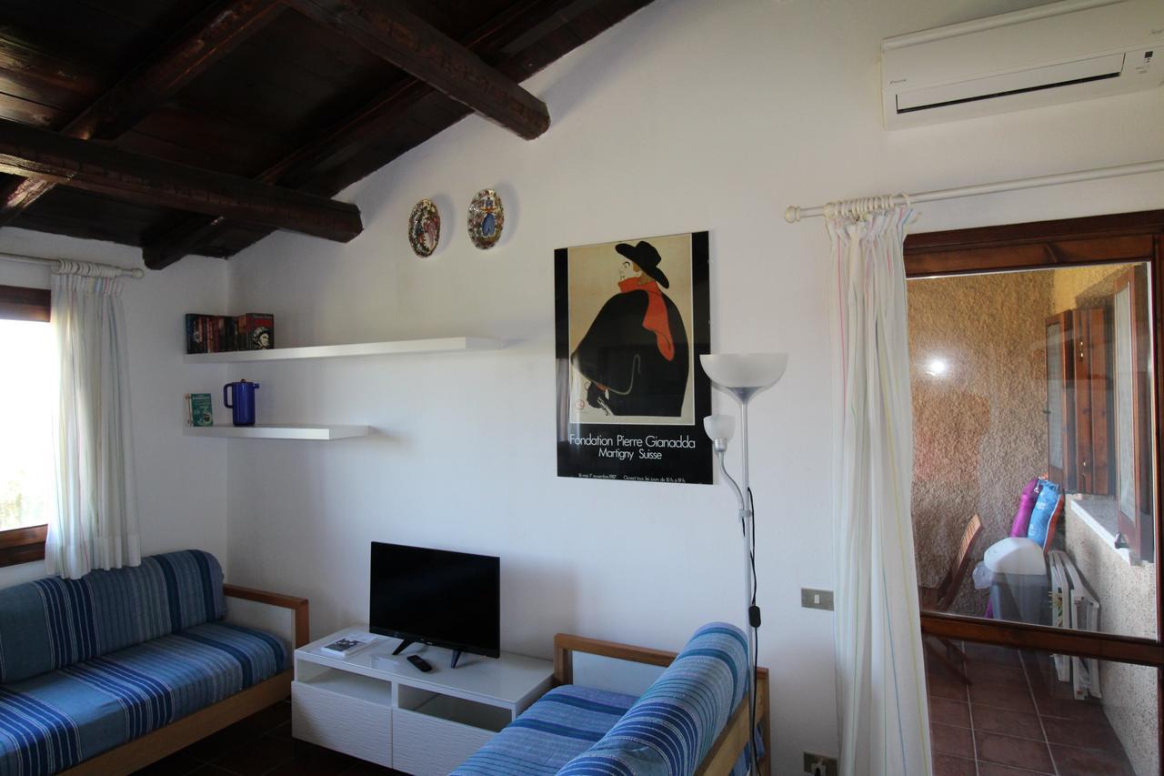 Appartamenti Residence Vela Blu Golfo Aranci Маринела Стая снимка